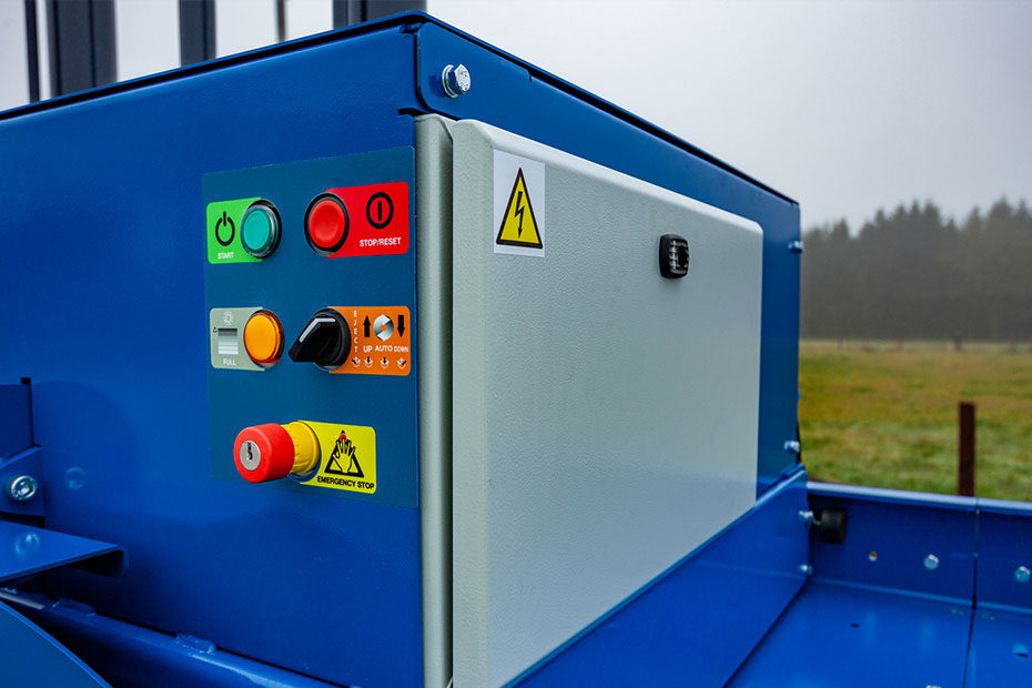 Operator controls on a 200 twin chamber baler