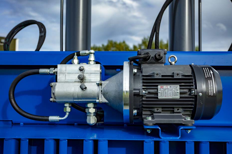 the hydraulic powerpack on a 450HD baler